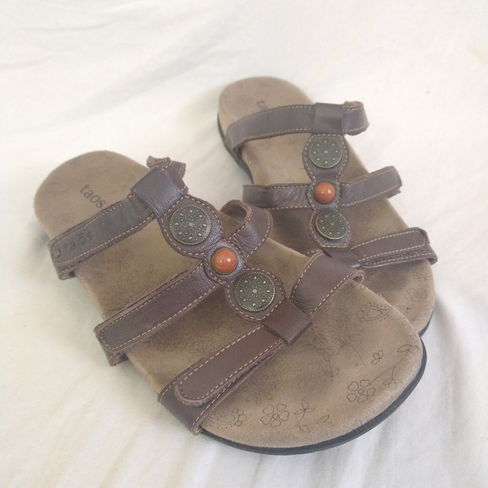 Taos Footwear Women's Prize Strappy Sandal